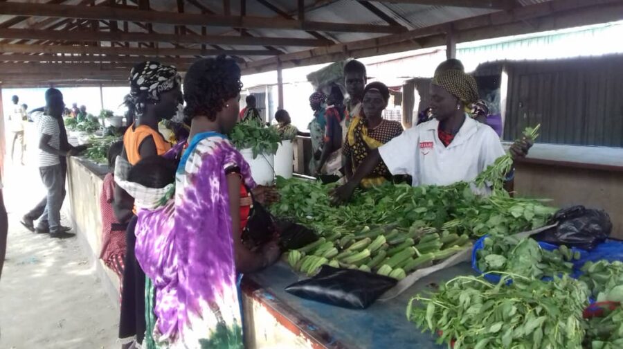 Gemüseverkauf auf einem lokalen Markt in Pibor | Südsudan