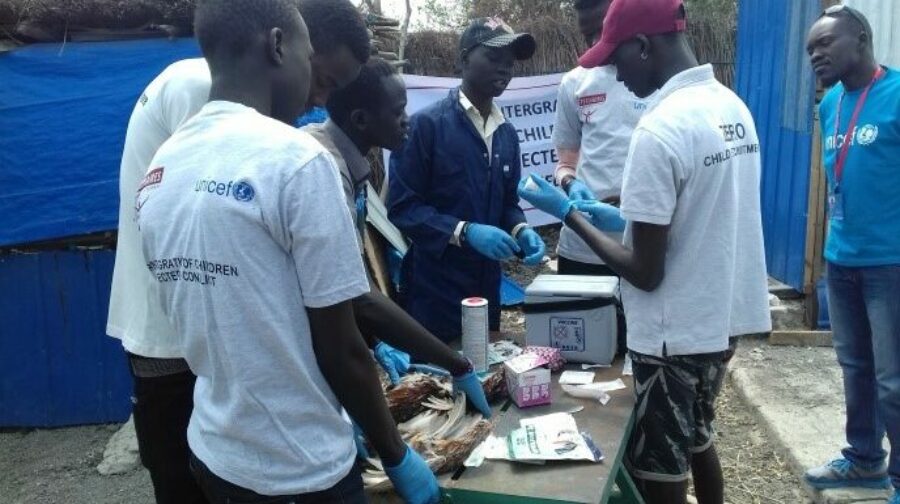 Ehemalige Kindersoldaten im Südsudan werden zu Tiergesundheitshelfern ausgebildet
